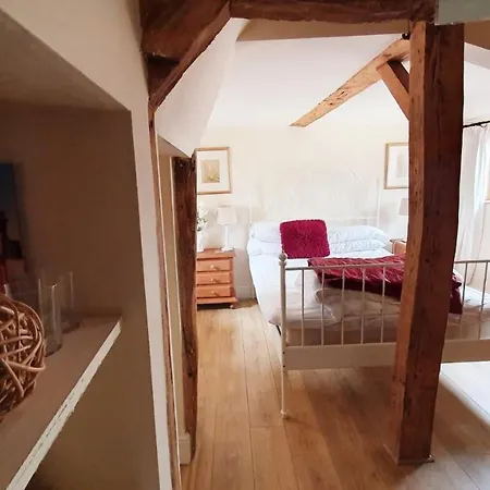Le Petit Hameau *